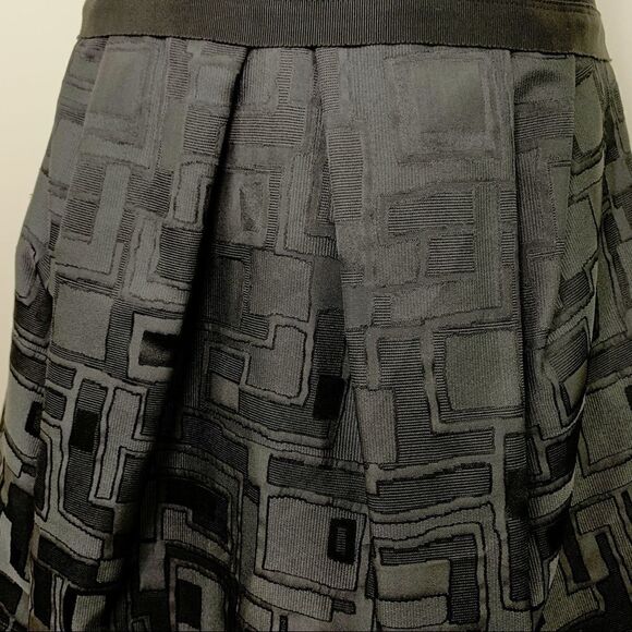 Lida Baday Black Short Sleeved Cocktail Dress w/Full Skirt and Grosgrain Trim 8‎ - Picture 5 of 13